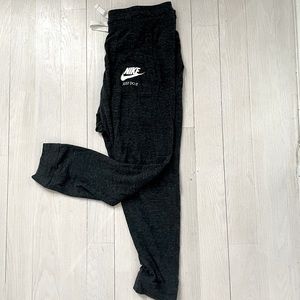 NIKE - Lightweight Ankle Length Jogger - Dark Heather, Size L